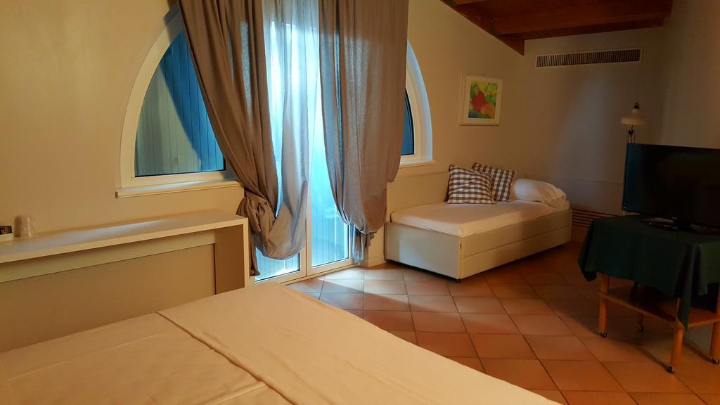 Hotel Augustus Fano Exterior foto